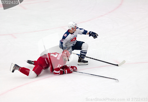 Image of V. Solodukhin (17) and A. Alyayev (45) fall down