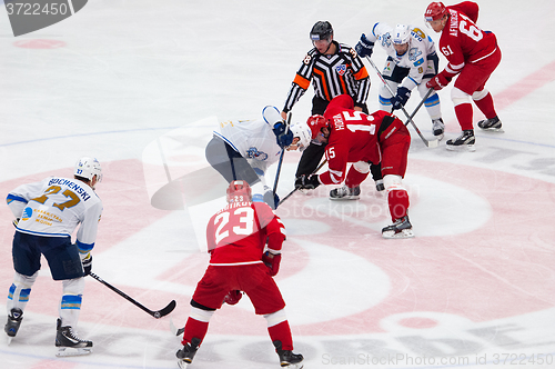 Image of Roman Horak (15) on face-off