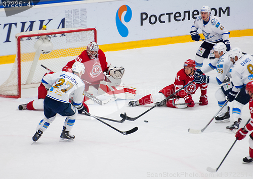 Image of D, Berdyukov (84) defend the gate