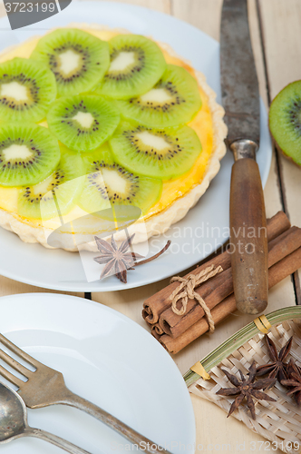 Image of kiwi  pie tart and spices