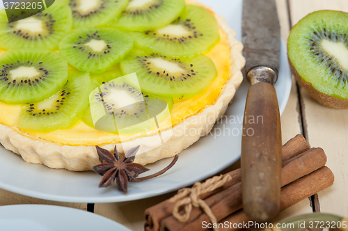 Image of kiwi  pie tart and spices