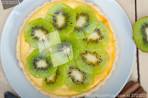 Image of kiwi  pie tart and spices