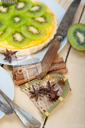 Image of kiwi  pie tart and spices