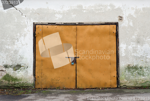 Image of metal door of garage