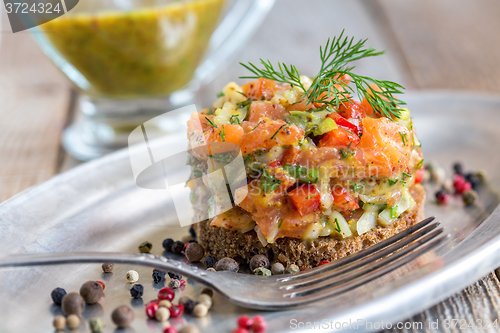 Image of Tartare with salmon.