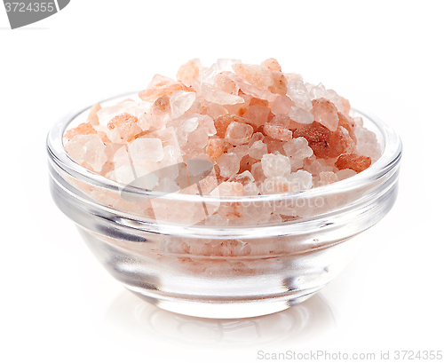 Image of bowl of pink himalayan salt