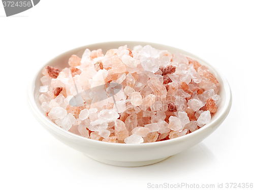 Image of bowl of pink himalayan salt