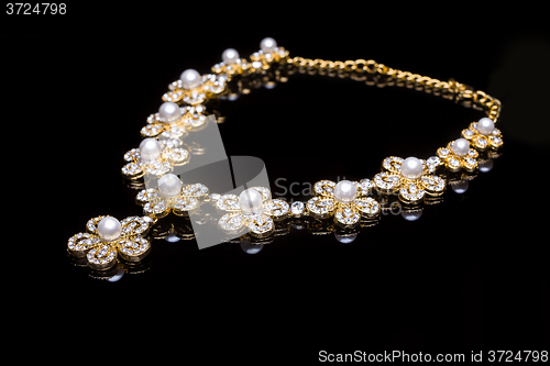 Image of Golden necklace 