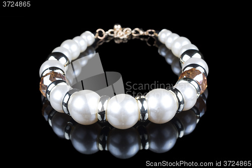 Image of pearl necklace