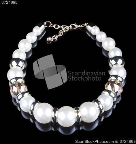 Image of pearl necklace