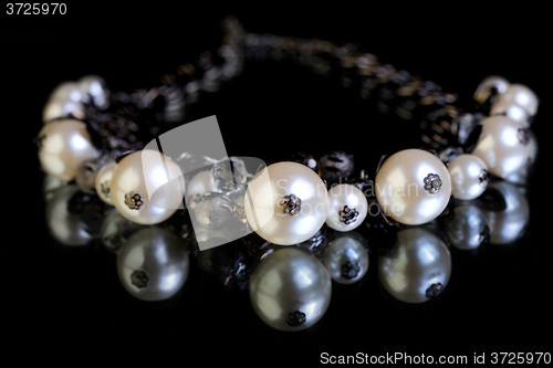 Image of pearl necklace