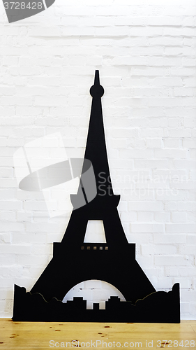 Image of Statue of eiffel tower from cardboard
