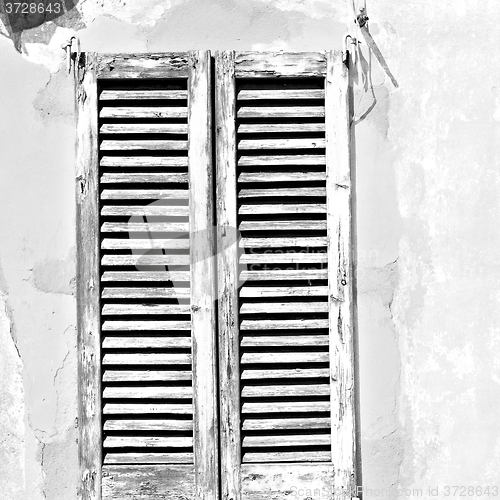 Image of  italy  venetian blind     in    europe    old architecture and 