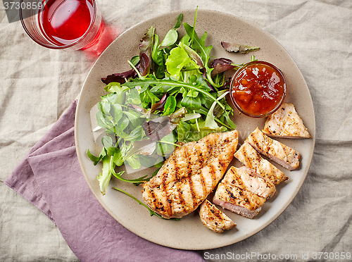 Image of Green salad and grilled chicken fillet