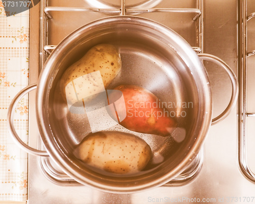 Image of  Saucepot on cooker vintage