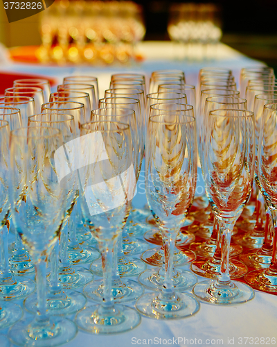 Image of Empty wine glasses arranged in row