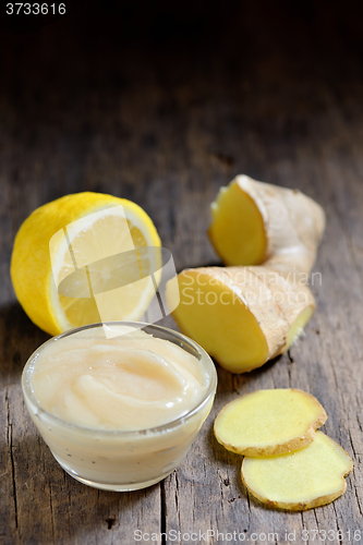 Image of honey, lemon and ginger