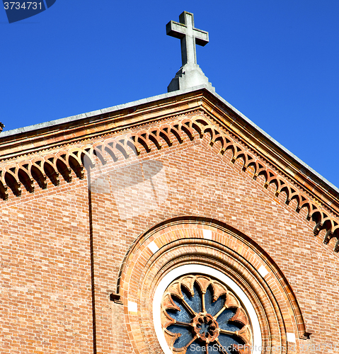 Image of rose window  italy  lombardy     in  the castellanza  