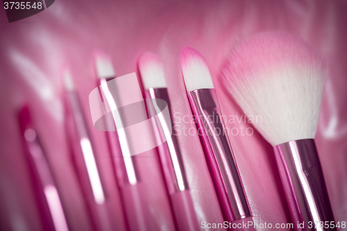 Image of pink professional cosmetic brush 