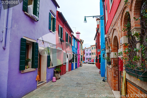 Image of Brightly painted houses at the Burano canal