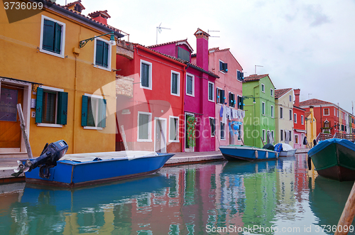 Image of Brightly painted houses at the Burano canal