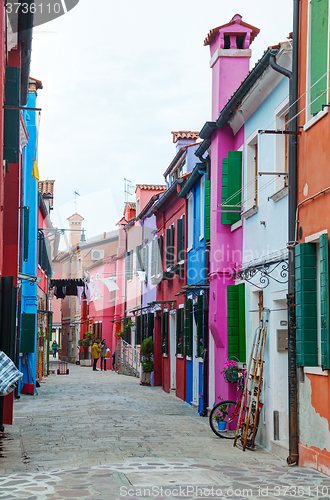 Image of Brightly painted houses at the Burano canal