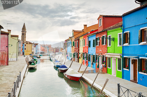 Image of Brightly painted houses at the Burano canal