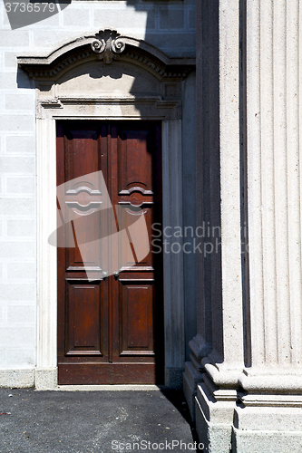 Image of  italy  lombardy     in  the besnate    closed brick   step    w