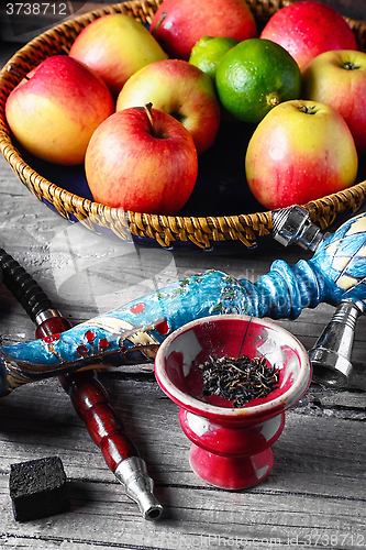 Image of apples and hookah