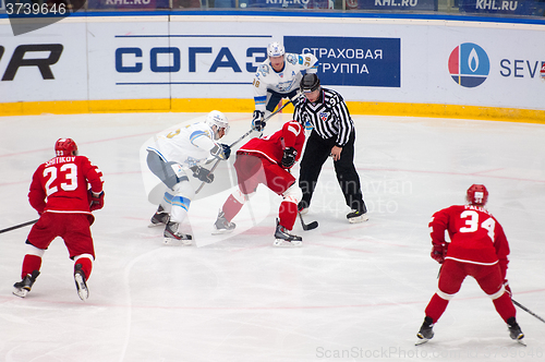 Image of K. Romanov (85) on face-off