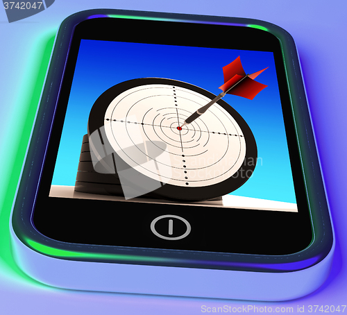 Image of Dartboard On Smartphone Shows Effective Shooting