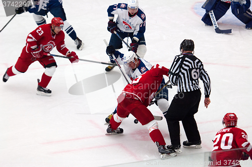 Image of D. Semin (42) on face-off