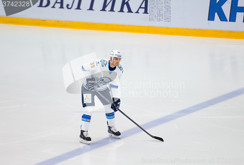 Image of M. Lundin (39) wait on face-off