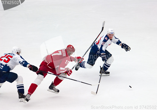 Image of V. Solodukhin (17) versus A. Alyayev (45)