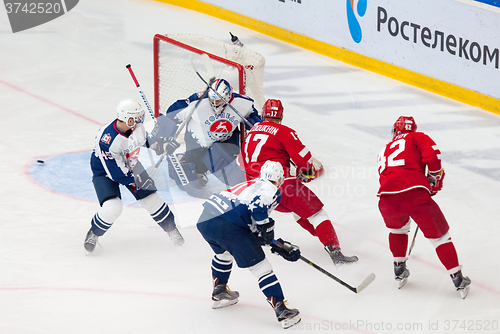 Image of V. Solodukhin (17) attack the gate