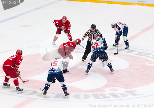 Image of Y. Koksharov (27) and D. Semin (42) on face-off