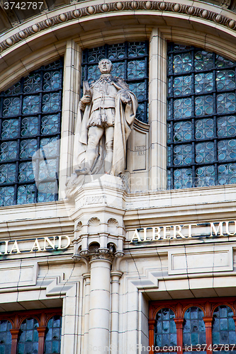 Image of   statue in old city of london england