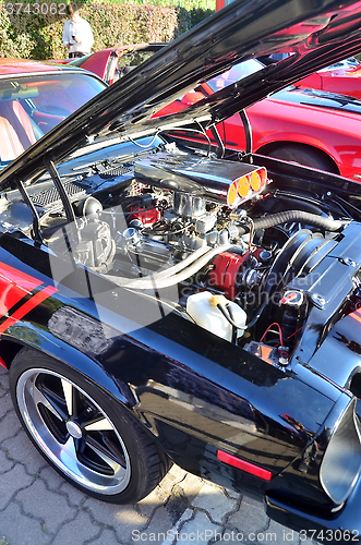 Image of An old american car