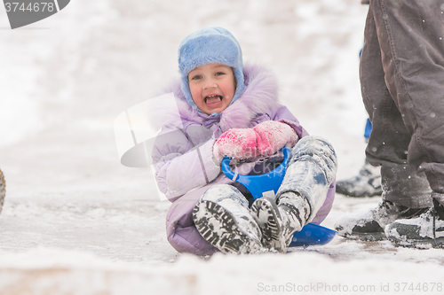 Image of Five-year girl rolled down ice slides nearly crashed into other children