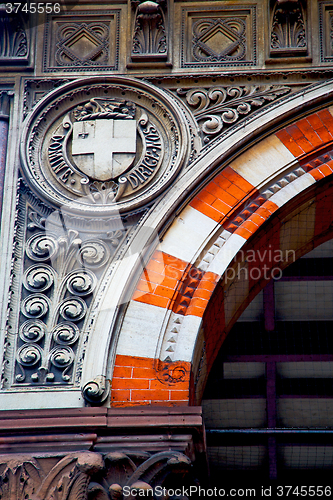 Image of historic   statue in old city of london england