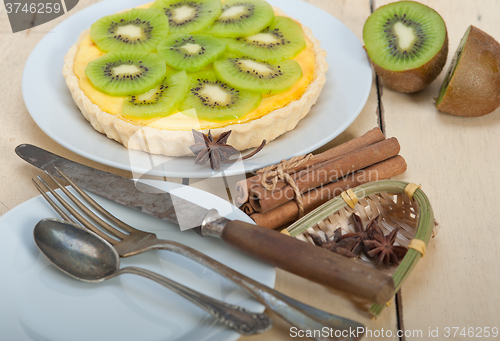 Image of kiwi  pie tart and spices