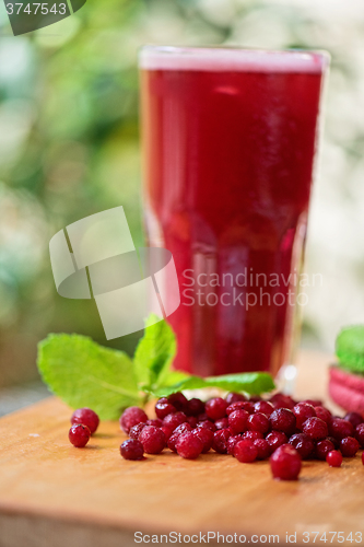 Image of fruit drink with cranberries