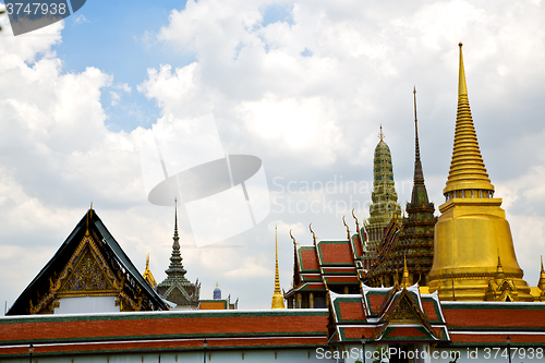 Image of  thailand asia   in  bangkok rain  temple gold