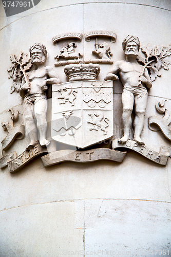 Image of marble    statue in   england