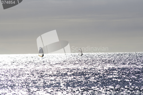 Image of Windsurf in to the sun