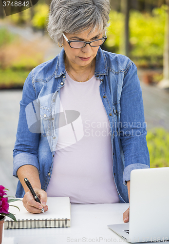 Image of Working in a flower shop