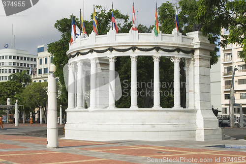 Image of la rotunda malecon 2000