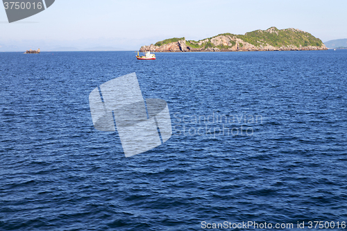 Image of   asia  myanmar  lomprayah  bay isle     foam hill  in thailand 