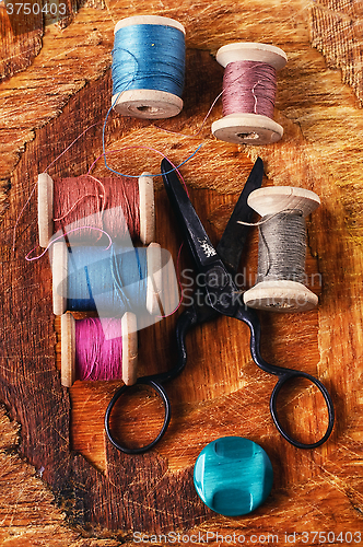 Image of Spools of sewing threads