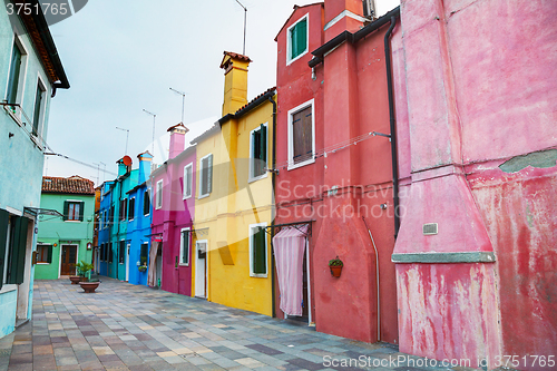 Image of Brightly painted houses at the Burano canal